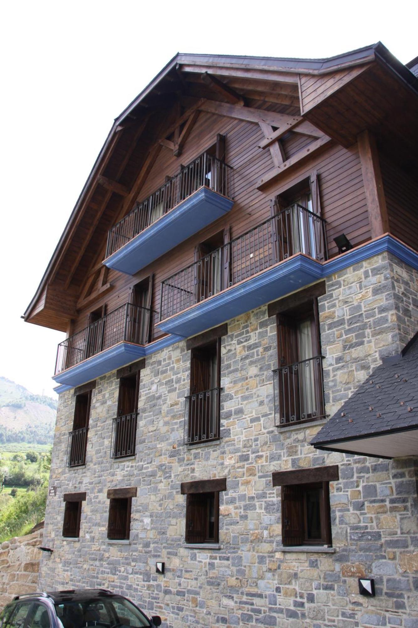 Apartahotel Tres Quiñones Sallent de Gállego Exterior foto